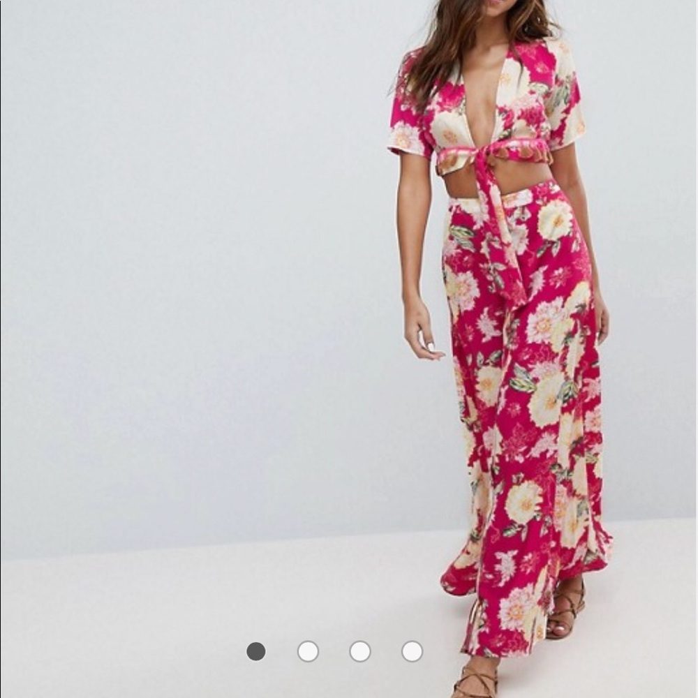 Fuchsia Floral Beach Set